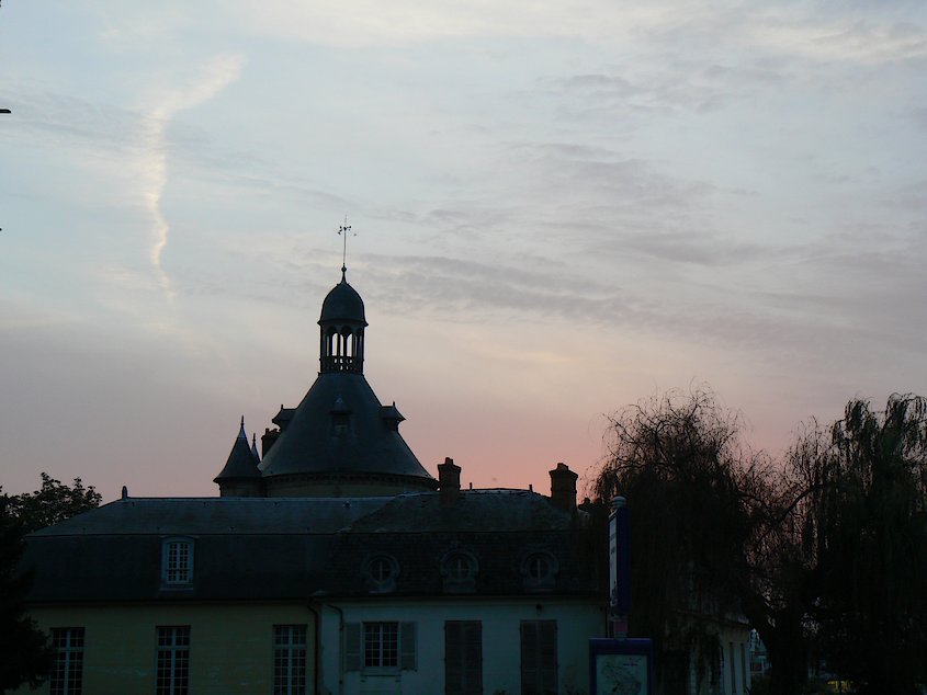 Le Donjon de Ste Genevieve-des-Bois: Le Donjon 124